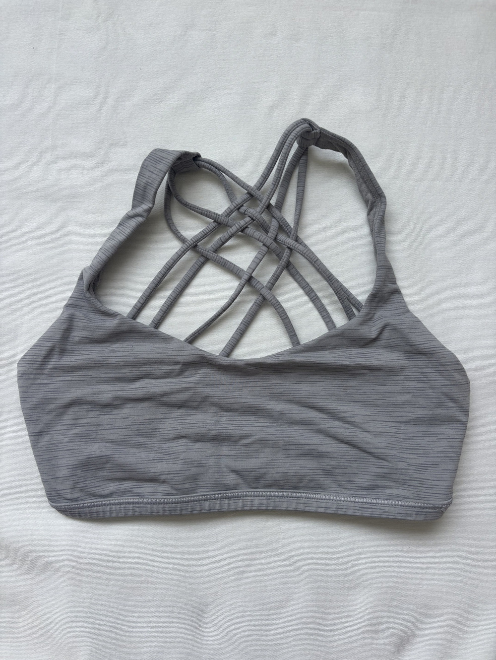 Lululeom Free to be wild grey sports bra, sz 2/ xs